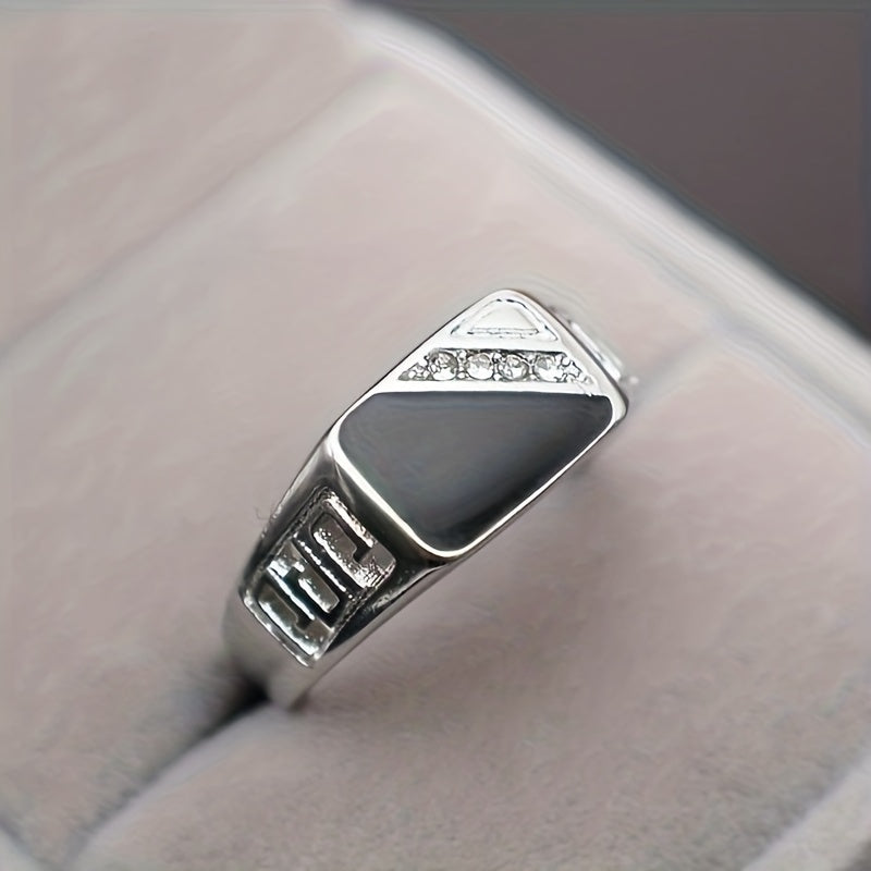 Stoere herenring met kunstmatige diamant, perfect voor dagelijks gebruik of speciale gelegenheden. Gemaakt van hoogwaardige materialen voor een opvallende punk uitstraling.