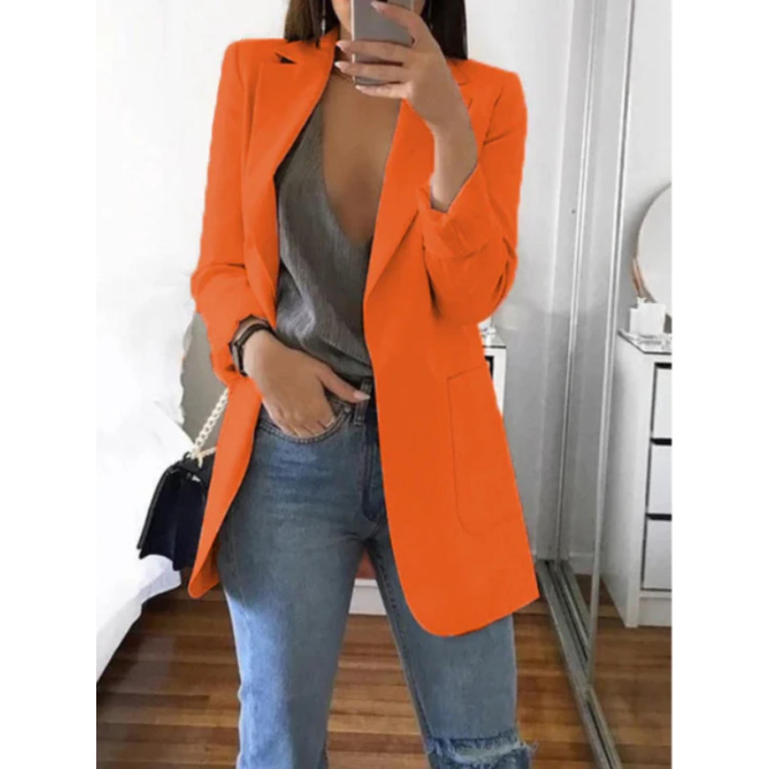 Stijlvolle, op maat gemaakte slim-fit blazer, perfect voor zowel zakelijke als avondlooks. Verkrijgbaar in diverse levendige kleuren en een uitgebreid maatbereik voor een gegarandeerd perfecte pasvorm.