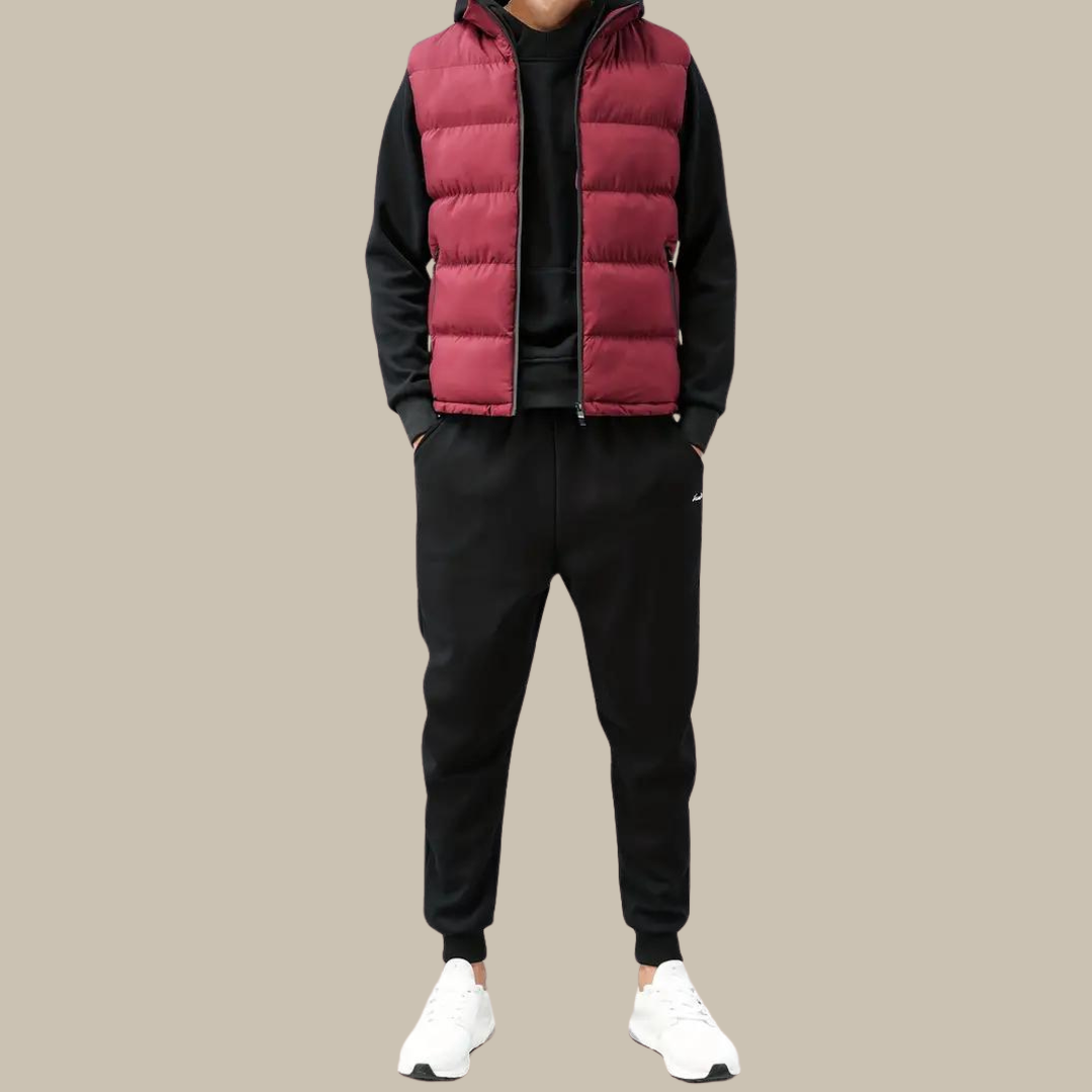 Stijlvolle gewatteerde heren bodywarmer gemaakt van waterafstotend materiaal voor ultiem comfort en trendy uitstraling, ongeacht de weersomstandigheden. Combineerbaar met diverse outfits voor een fashionable look bij elke gelegenheid.