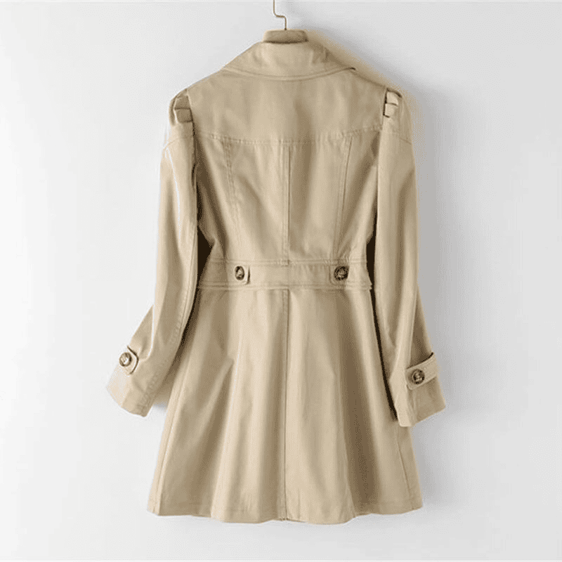 Trendy trenchcoat voor dames - ideaal voor een moderne en stijlvolle look tijdens het herfstseizoen. Gemaakt van hoogwaardige stof voor duurzaamheid en comfort, met praktische zakken en verfijnde details.