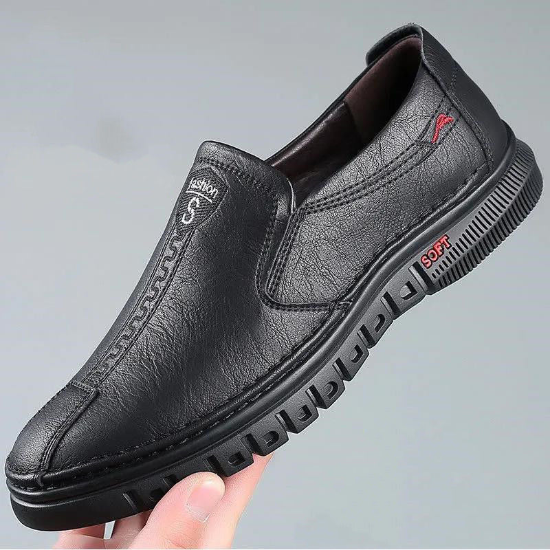 Heren casual leren mocassins, gemaakt van hoogwaardig leer voor duurzaamheid en comfort. Perfect voor een moeiteloze en trendy uitstraling.