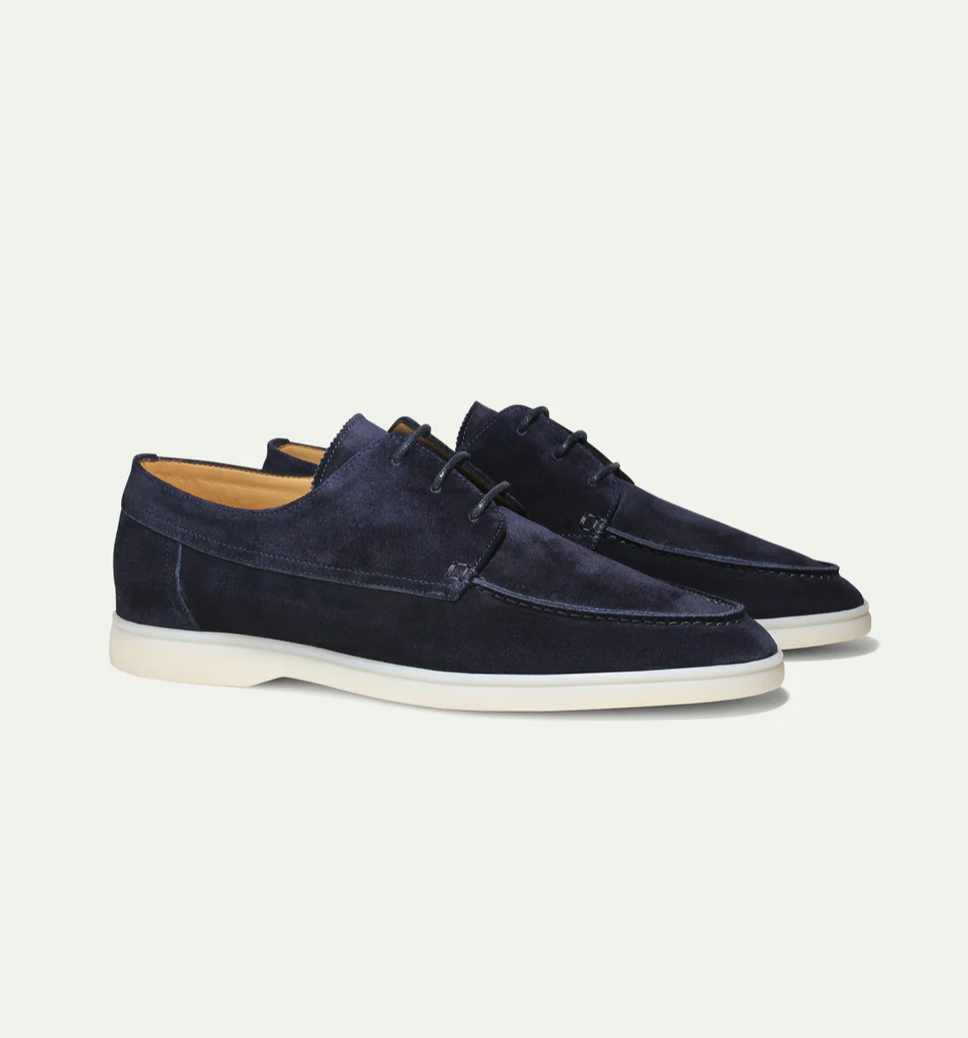 Leren heren loafers - een perfecte combinatie van trendy mode en hoogwaardige kwaliteit. Deze stijlvolle schoenen bieden duurzaamheid, comfort en moeiteloze uitstraling voor elke dag. Ideaal voor het creëren van veelzijdige en elegante ensembles.