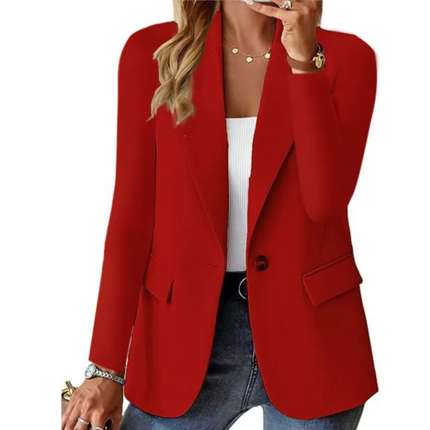 Stijlvolle damesblazer, perfect voor een veelzijdige en trendy look. Deze casual blazer met een effen design en lange mouwen is een must-have item voor elke vrouw. Geniet van een elegante uitstraling, comfortabele pasvorm en een handige zak met gesp voor een modieuze touch.