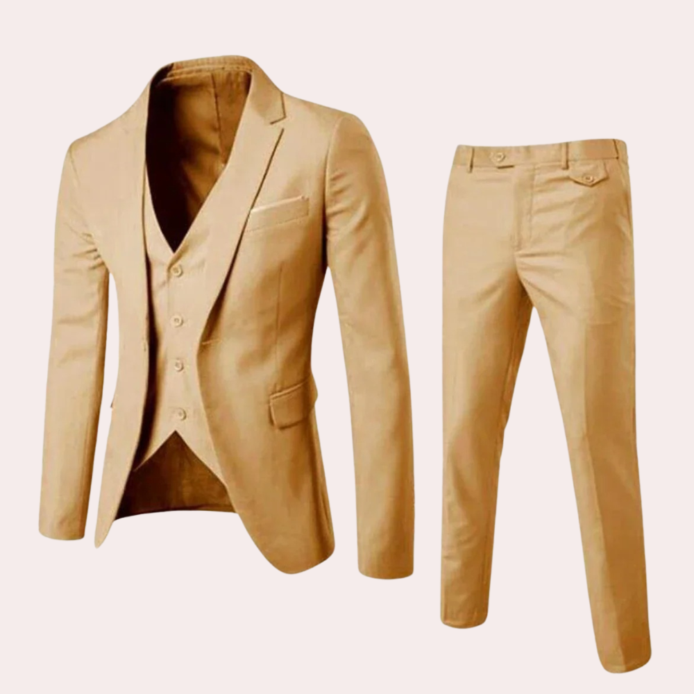 Stijlvolle en verfijnde herenset, ideaal voor speciale aangelegenheden. Gemaakt van hoogwaardige materialen voor een gepolijste uitstraling. Deze set bestaat uit een blazer met lange mouwen en een nette broek met getailleerde pasvorm.