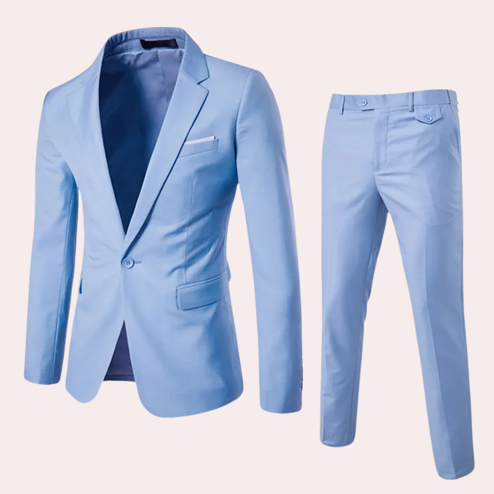 Stijlvolle en verfijnde herenset, ideaal voor speciale aangelegenheden. Gemaakt van hoogwaardige materialen voor een gepolijste uitstraling. Deze set bestaat uit een blazer met lange mouwen en een nette broek met getailleerde pasvorm.