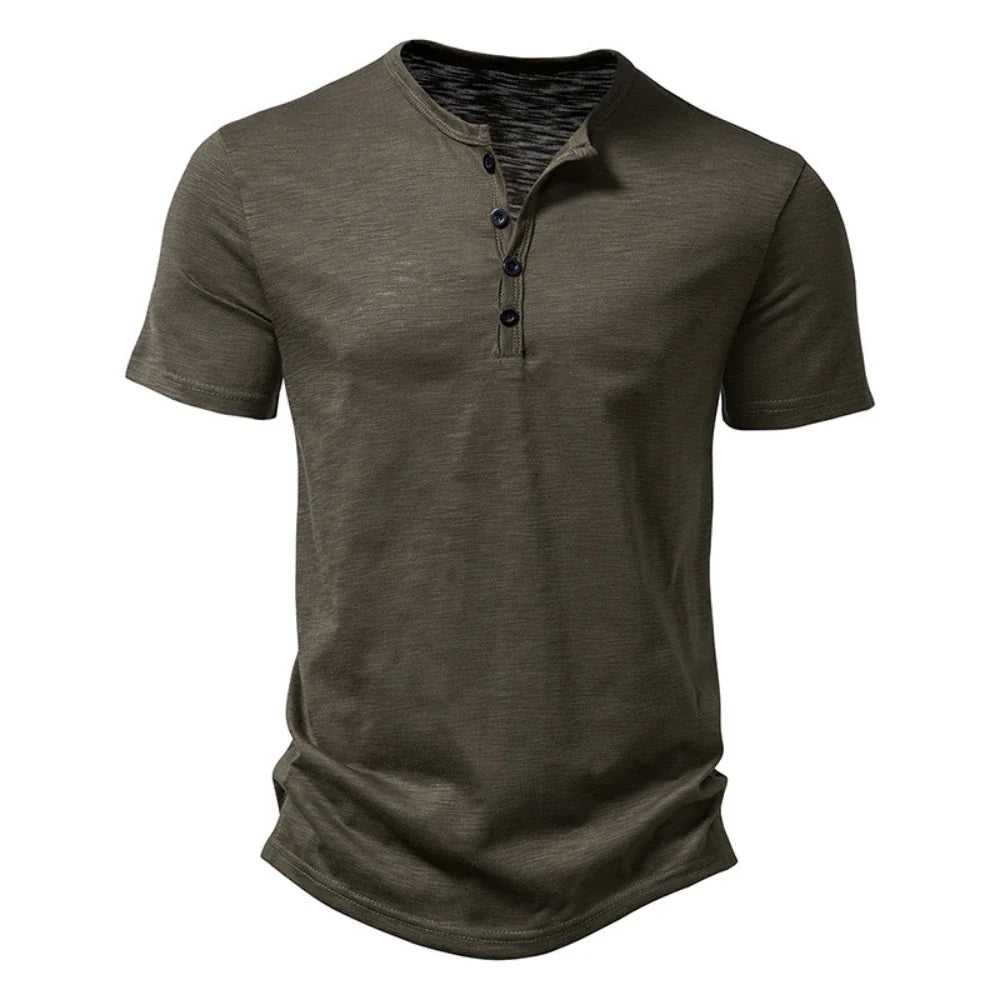 Stijlvolle heren T-shirt met Henley kraag - perfect voor een trendy toevoeging aan je outfit. Gemaakt van hoogwaardige materialen voor langdurig comfort en voorzien van een prachtige pasvorm voor een stijlvolle look.