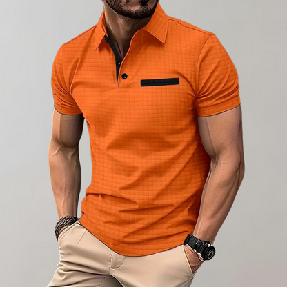 Heren poloshirt dat comfort en stijl combineert voor een verzorgde uitstraling bij elke gelegenheid. Gemaakt van hoogwaardige materialen, heeft een tijdloos ontwerp en is veelzijdig te stylen voor zowel informele als formele looks. Verkrijgbaar in diverse stijlvolle kleuren.