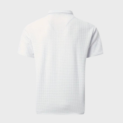 Heren poloshirt dat comfort en stijl combineert voor een verzorgde uitstraling bij elke gelegenheid. Gemaakt van hoogwaardige materialen, heeft een tijdloos ontwerp en is veelzijdig te stylen voor zowel informele als formele looks. Verkrijgbaar in diverse stijlvolle kleuren.