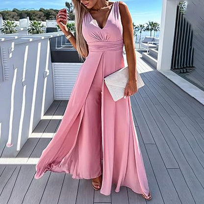 Gala jumpsuit voor dames - perfecte combinatie van stijl en comfort. Deze veelzijdige jumpsuit combineert de elegantie van een gala look met de relaxte uitstraling van jeans, ideaal voor diverse gelegenheden.