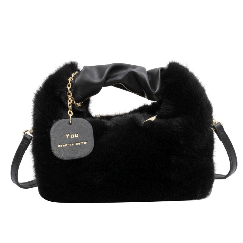 Fluffy Handbag | Deze tas wil je gewoon knuffelen