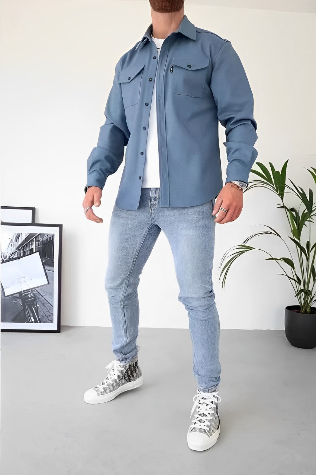 Heren Casual overhemd, perfect voor een moeiteloze en comfortabele look. Gemaakt van zacht katoen voor ultiem comfort, met een nonchalante pasvorm en neutraal ontwerp voor veelzijdige styling.