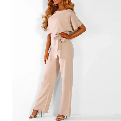 Elegante zomer jumpsuit - de perfecte combinatie van comfort en stijl. Deze must-have jumpsuit is veelzijdig en zal zeker de show stelen bij elke gelegenheid. Luxueuze stof, sierlijke lijnen en een moeiteloos design zorgen voor een verfijnde uitstraling, geschikt voor zowel overdag als 's avonds. Maattabel (in CM) beschikbaar.