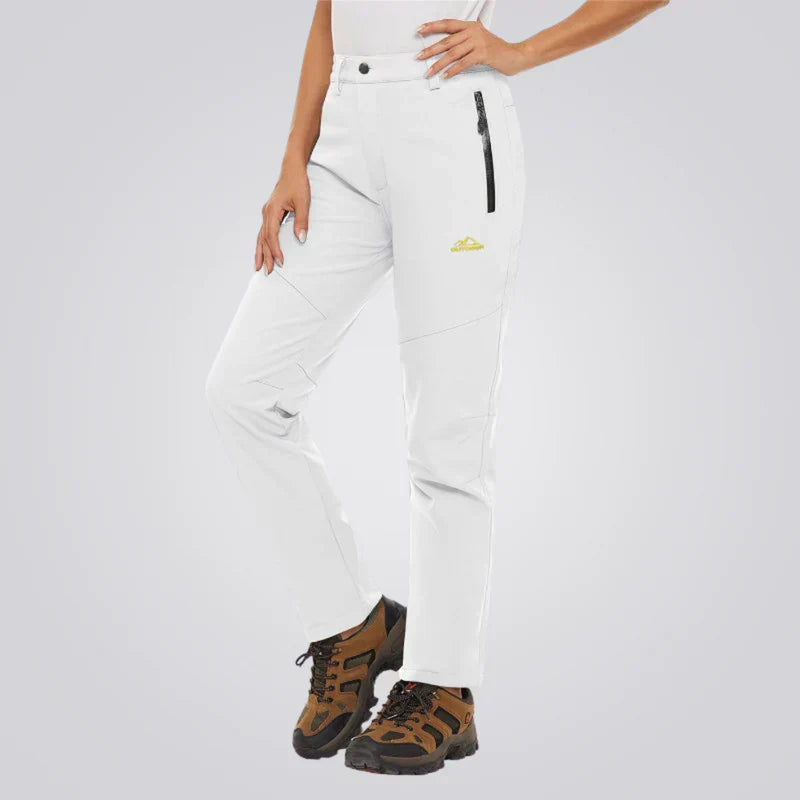 Emma | Waterdichte damesbroek met fleecevoering in de kleur Wit voor dames in Outdoor stijl ideaal voor de herfst.