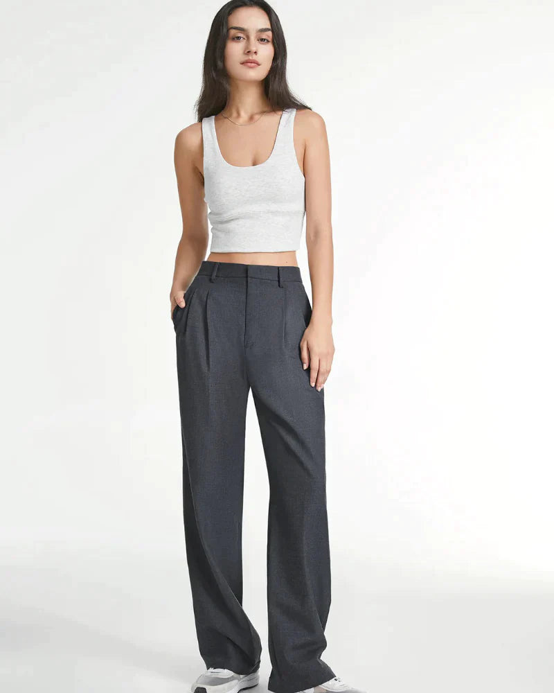 Femke | Elegante getailleerde damesbroek in de kleur Zwart voor dames in stijl ideaal voor de lente.