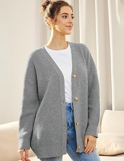 Ilse Jacobsen | Lichte cardigan met V-hals en knoopjes in de kleur Grijs voor dames in stijl ideaal voor de winter