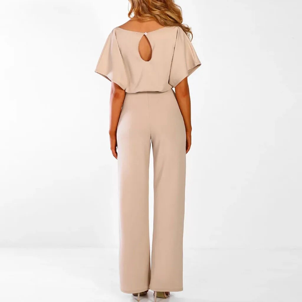 Elegante zomer jumpsuit - de perfecte combinatie van comfort en stijl. Deze must-have jumpsuit is veelzijdig en zal zeker de show stelen bij elke gelegenheid. Luxueuze stof, sierlijke lijnen en een moeiteloos design zorgen voor een verfijnde uitstraling, geschikt voor zowel overdag als 's avonds. Maattabel (in CM) beschikbaar.