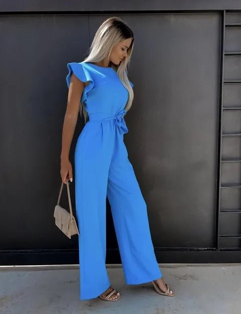Ultieme elegantie - deze jumpsuit is een stijlvolle keuze met prachtige wijde pijpen voor een trendy uitstraling. Kenmerken zijn onder andere een ronde halslijn, lichte rekbaarheid voor comfort en een perfecte pasvorm die flatteert.