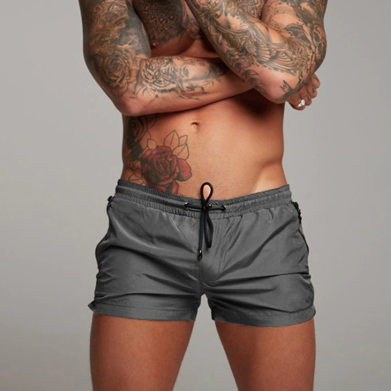 Liam Swim Trunks | Upgrade je zomerstijl met onze must-have zwembroek in de kleur Grijs voor heren in Beach stijl ideaal voor de zomer.
