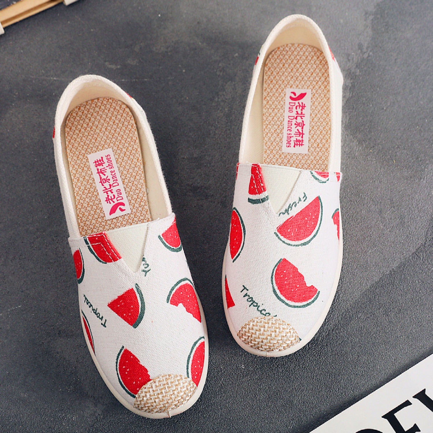 Rood voor dames in Beach stijl ideaal voor de zomer.