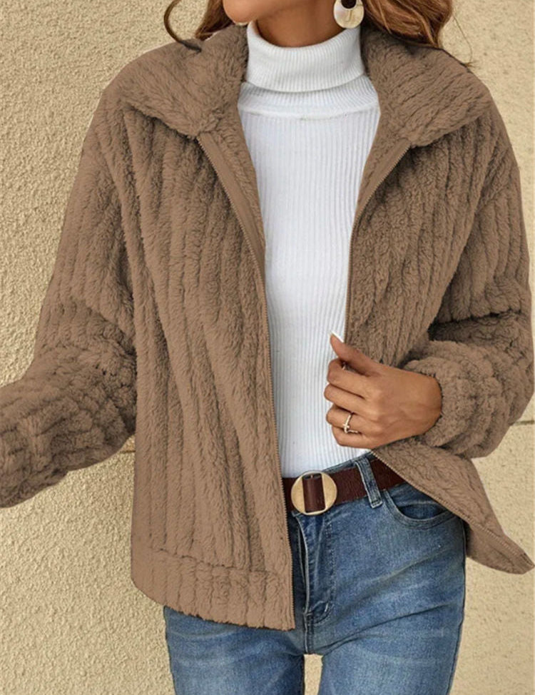 Lou | Gestreept dik vest van Imitatiebont met rits in de kleur Khaki voor dames in Smart-casual stijl geschikt voor alle seizoenen.