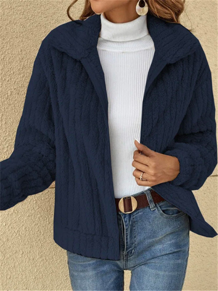 Lou | Gestreept dik vest van Imitatiebont met rits in de kleur Zwart voor dames in Smart-casual stijl geschikt voor alle seizoenen.
