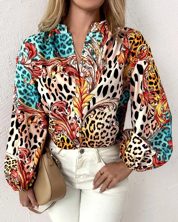 Luipaard blouse met knopen in de kleur Luipaard voor dames in stijl ideaal voor de lente.