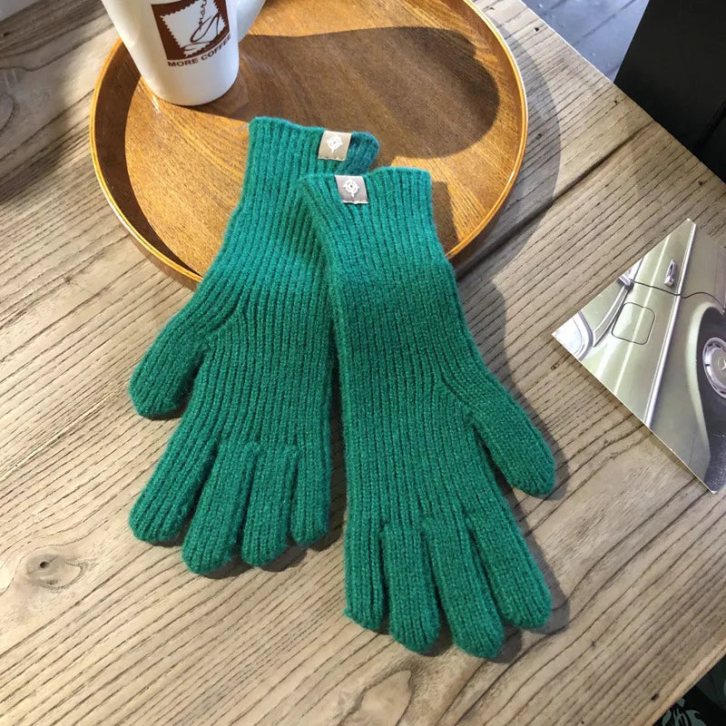 Nina | Warme & stijlvolle gebreide dames handschoenen in de kleur Groen voor dames in Lounge stijl ideaal voor de winter