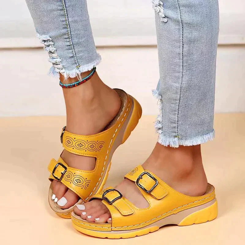 Noa | Comfortabele parel sandalen in de kleur Geel voor dames in stijl ideaal voor de zomer.